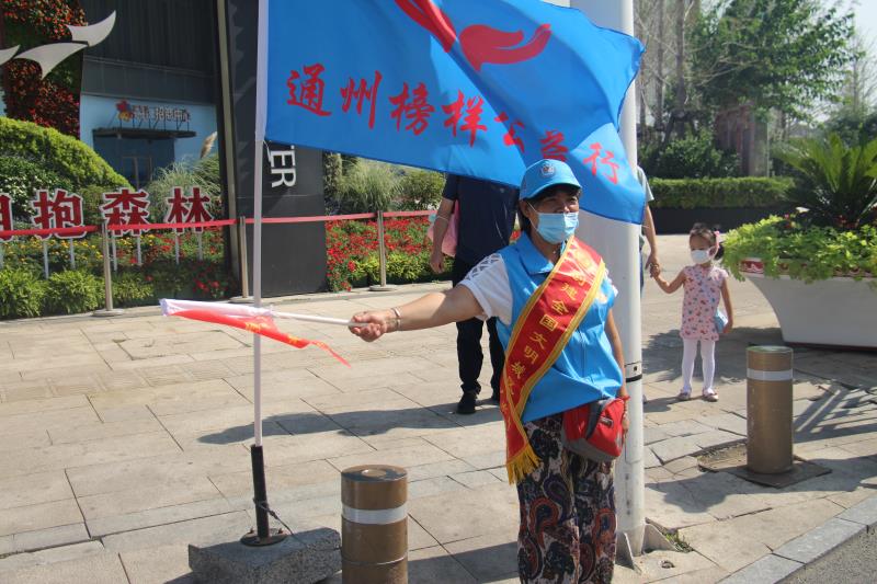 <strong>欧美美女操穴</strong>